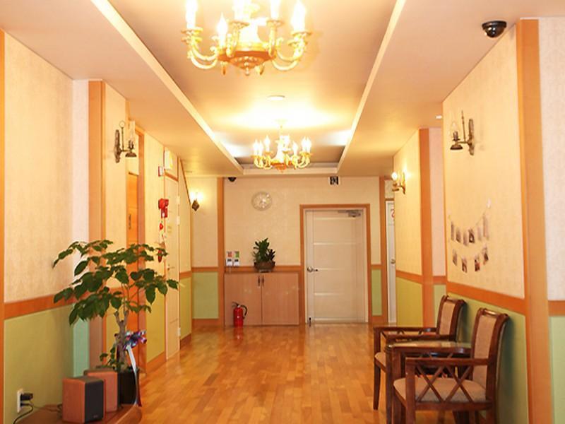 Hostel Lyndon Jeju Exterior photo